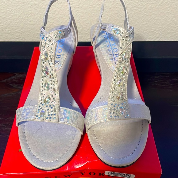 New York Transit Shoes Womens Size M Ice Silver Dress Shoes So